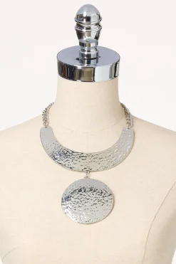 Cato Hammered Pendant Short Necklace> Necklaces
