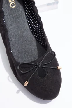 Cato Keyhole Scrunch Flats><noscript><img width=