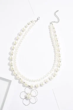 Cato Pearl Layer Flower Pendant Necklace> Necklaces